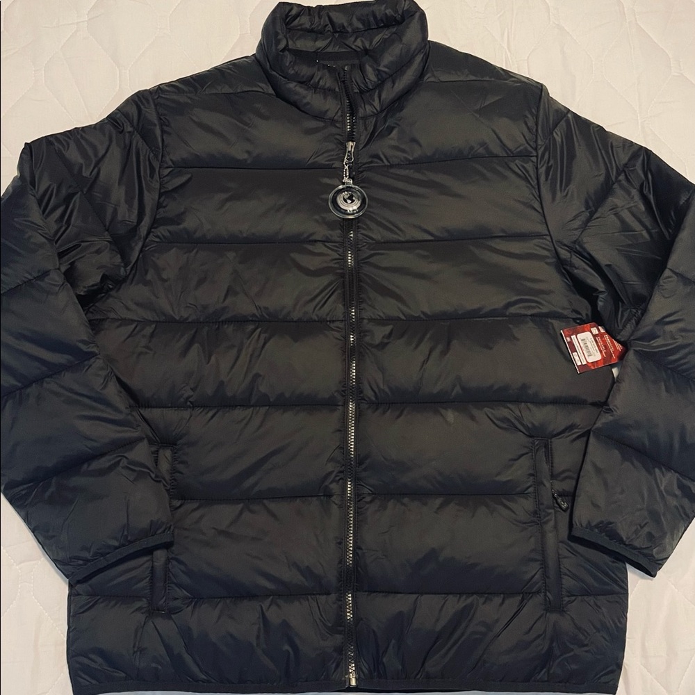 Mens black coat/jacket. Size large. NWT. Swiss Tech. Zipper pockets